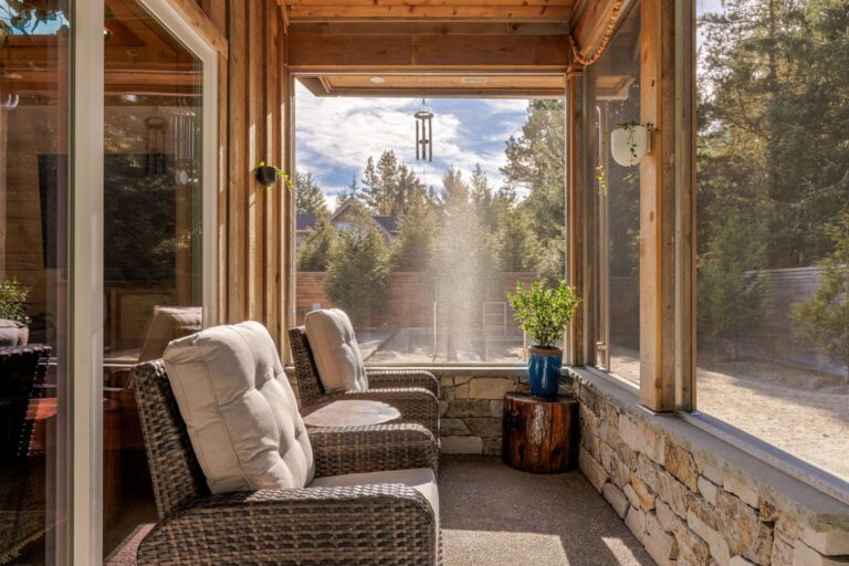 Screen room has two comfortable recliners