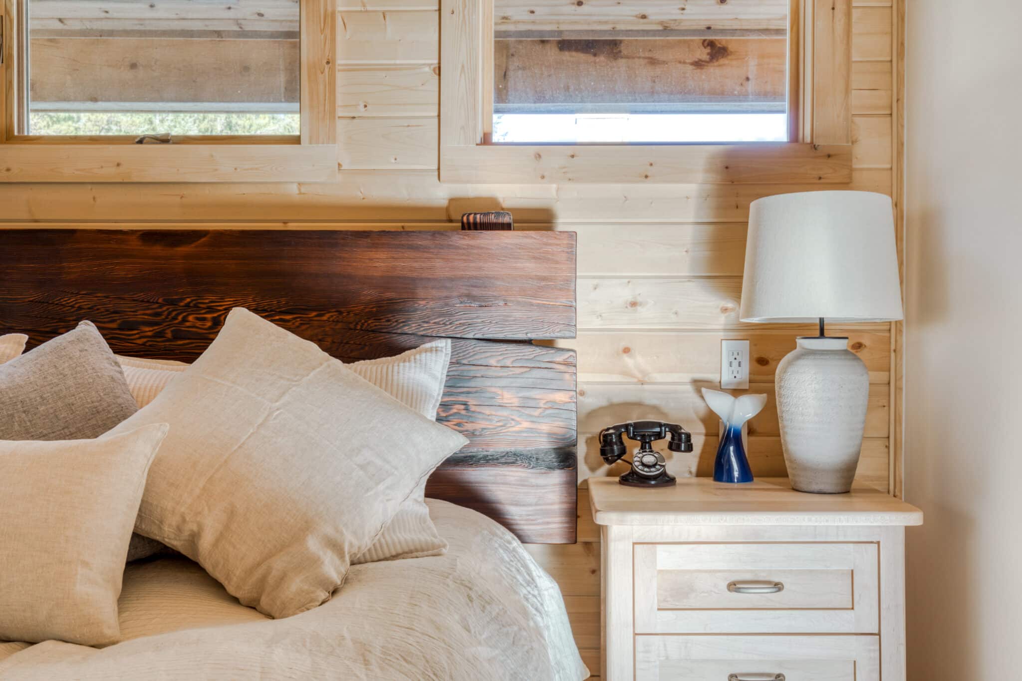 lewis-bedroom-nightstand-detail.jpg