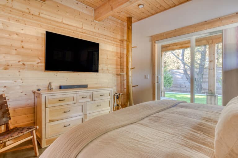 lewis-bedroom-tv-patio-door.jpg