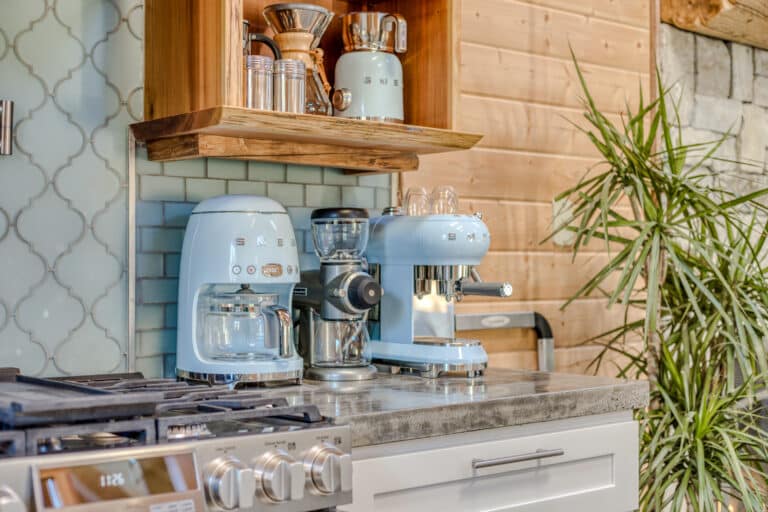 lewis-coffee-station-kitchen-long-beach-wa.jpg