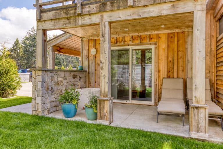 lewis-covered-patio-long-beach-wa.jpg