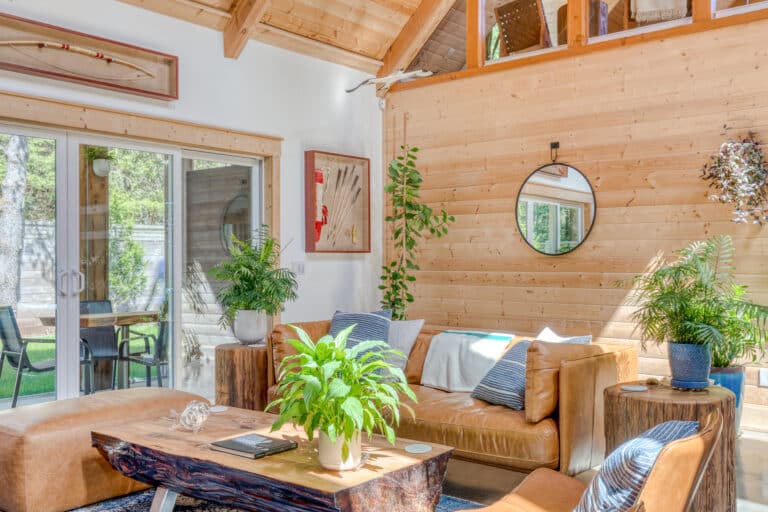 lewis-cozy-living-room-long-beach-wa.jpg