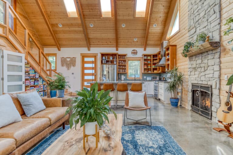 lewis-great-room-kitchen-fireplace-long-beach-wa.jpg