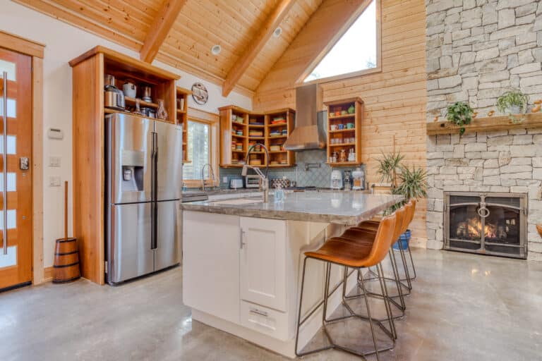 lewis-kitchen-island-fireplace-long-beach-wa.jpg