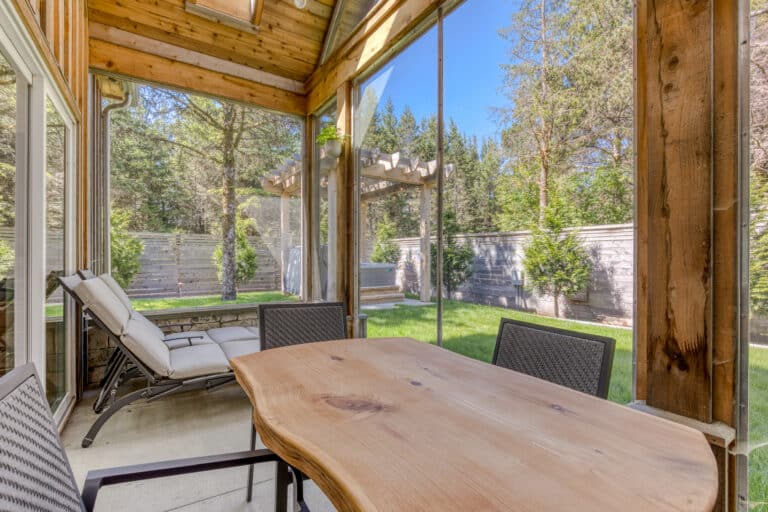lewis-screened-porch-seating-long-beach-wa.jpg
