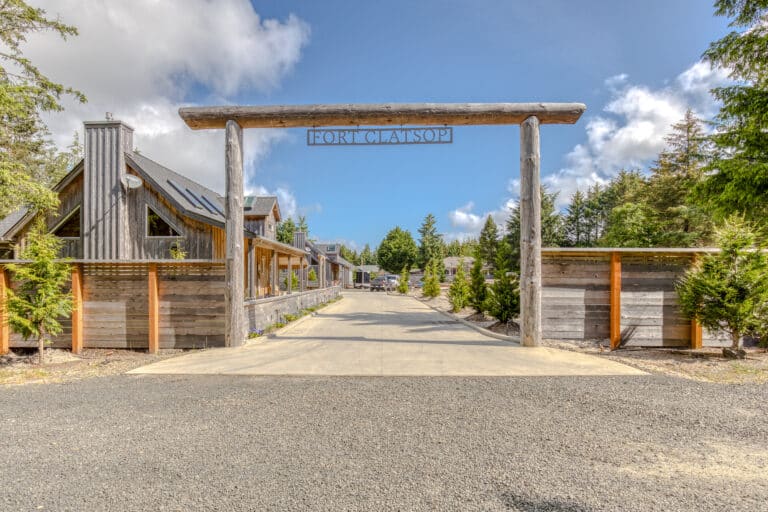 lewis-vacation-rental-entrance-long-beach-wa.jpglewis-vacation-rental-entrance-long-beach-wa.jpg