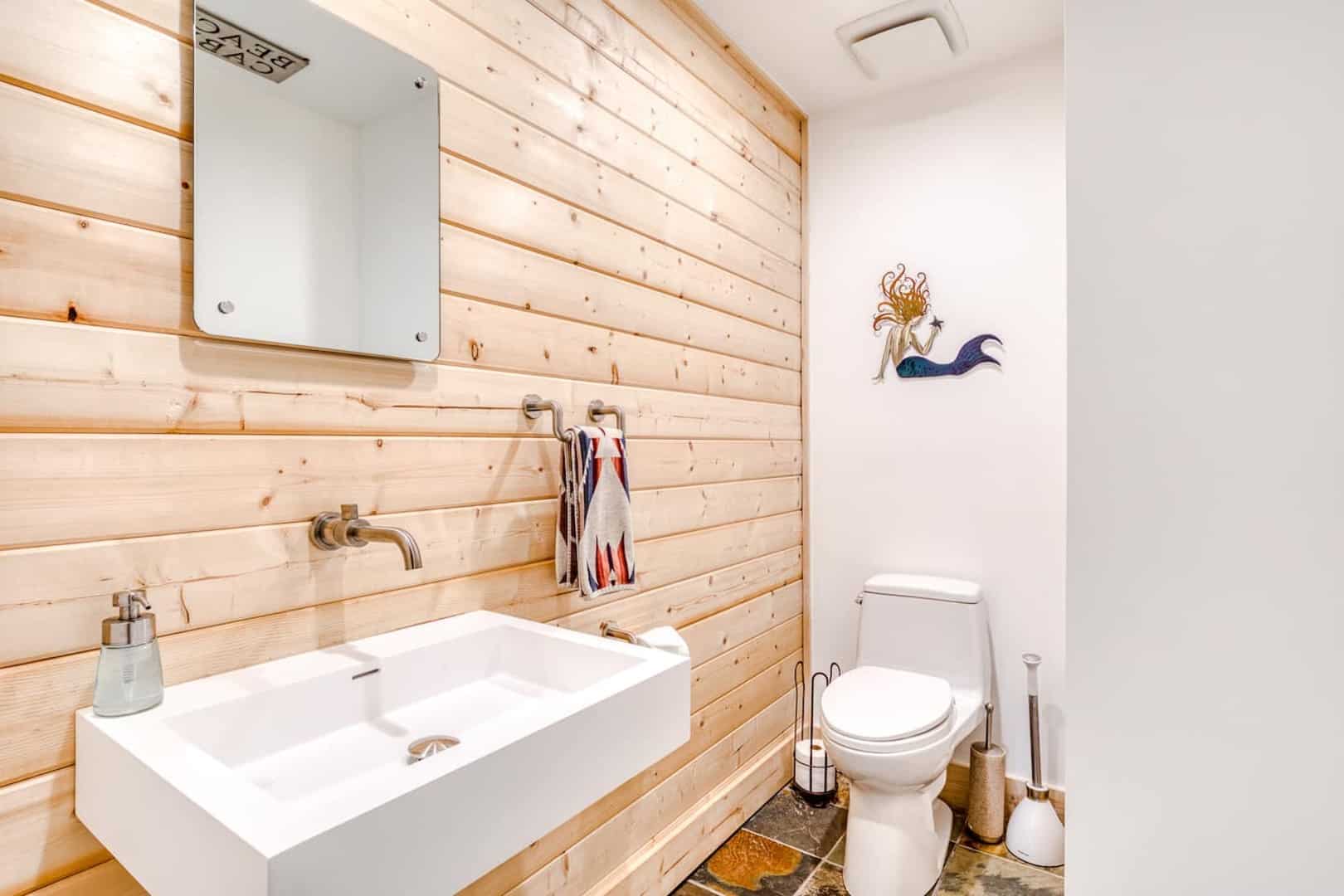 Beach Cabin - A convenient location next to both sofa sleepers